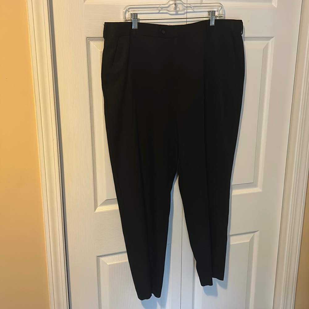 Men’s black dress pants. Size 40x30